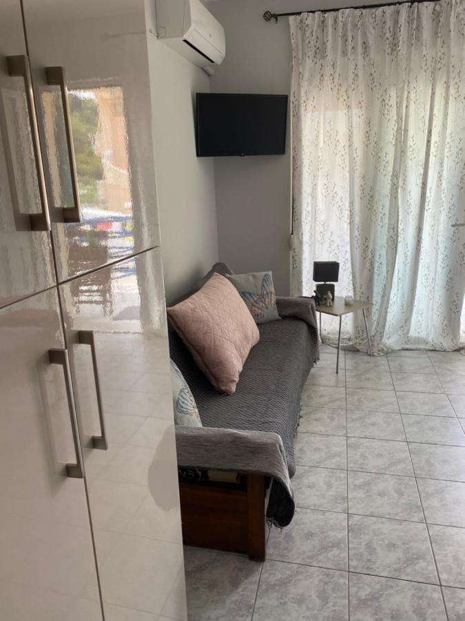 Small Beauty Studio Кавала Екстериор снимка